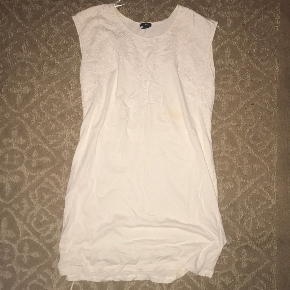 Sleeveless dress